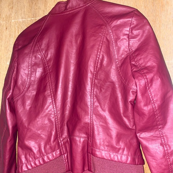 Red leather jacket - Picture 3 of 3